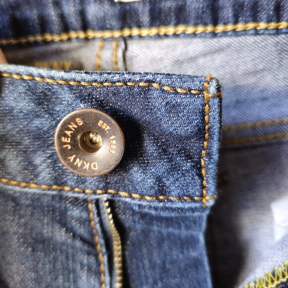DKNY Soho Jeans Dark Blue Wash Straight Leg Size 6R - Picture 5 of 8